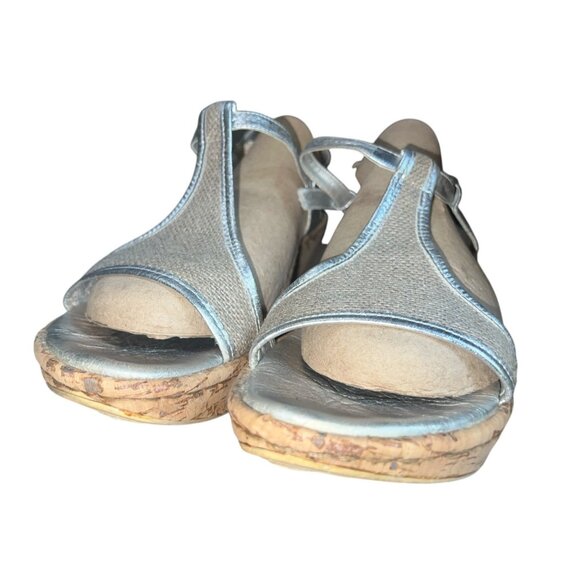 Born MJJ7 Silver Canvas & Leather Peep Toe Slingback Wedges Sz 10 Womens Wooden - Picture 12 of 16